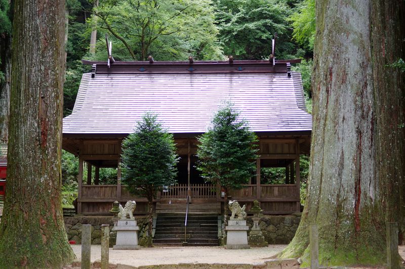 青玉神社のお社