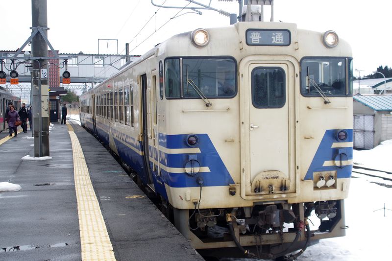 津軽線 蟹田駅のキハ48 三厩行き　竜飛岬へ向かう　この色のキハ40が北条鉄道に来た