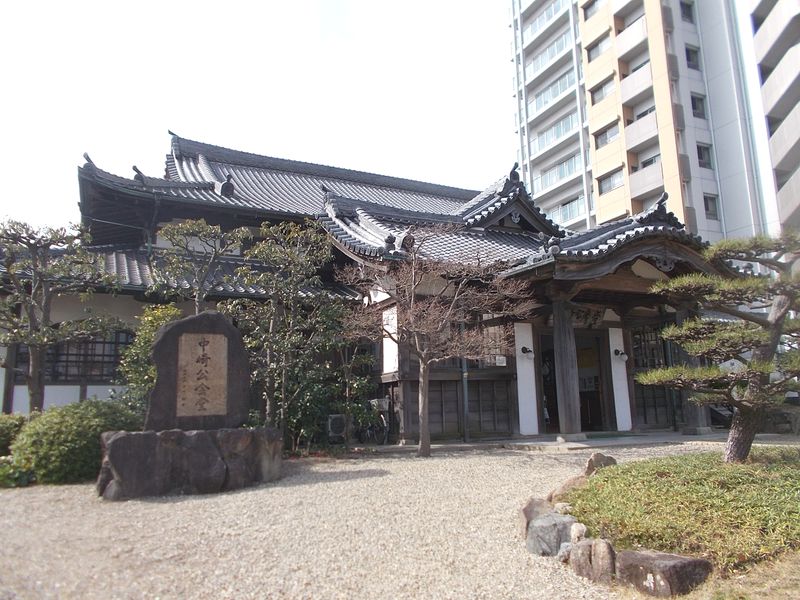明治44年に建てられた中崎公会堂　有形文化財でこけら落としは夏目漱石の講演