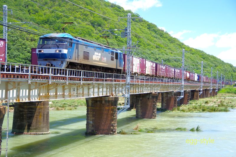 EF210-153 上り下りが千種川鉄橋で交差 その轟音はとてつもない重さを感じる