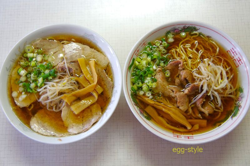 すみれ食堂の中華そばとチャーシュー麺　早めのランチは絶品の味わい