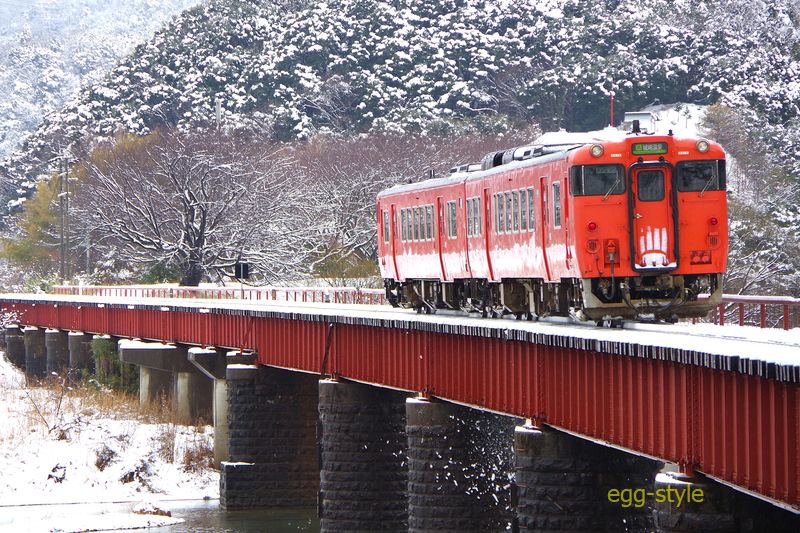 キハ47 168D 城崎温泉行 2時間半ぶりの列車通過　閑散としたダイヤの本線だ