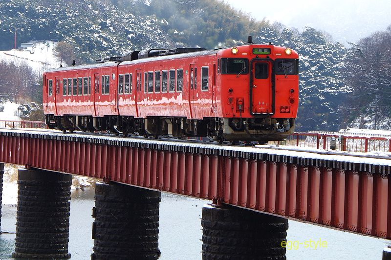 キハ47 531D 鳥取行　はなあかりが猛烈に追いかけてくる　早く逃げろ！