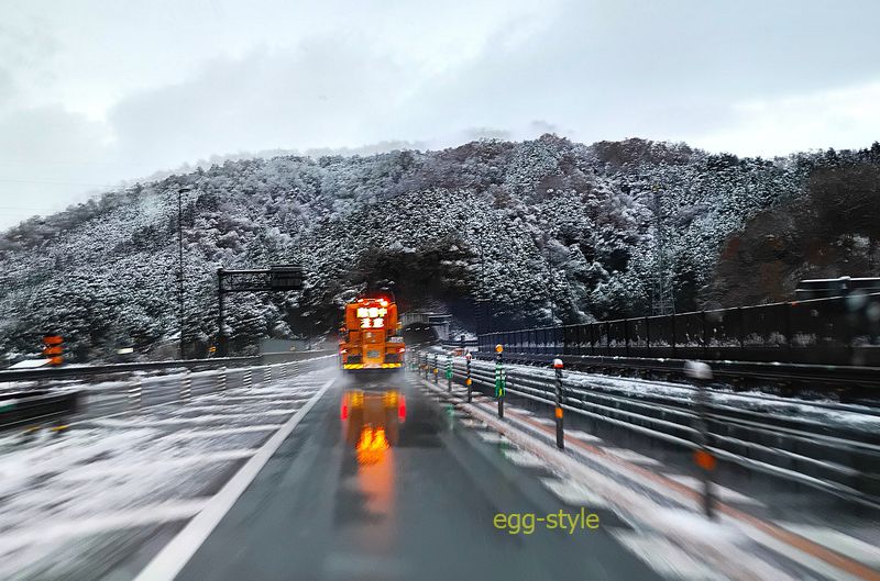 北近畿豊岡自動車道は、冬タイヤ規制になっていた
