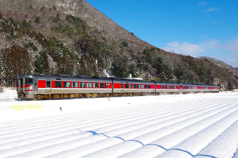 20分以上の遅れを挽回しようとはまかぜ1号の快走爆走　2号は2時間遅れだ