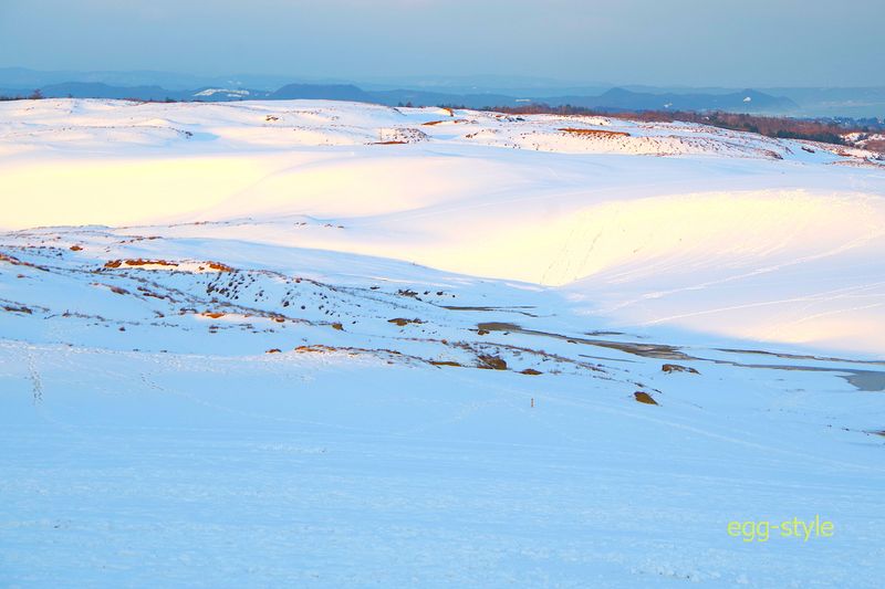 雪というか氷の世界だ　朝日で溶けると歩きにくいのだろう