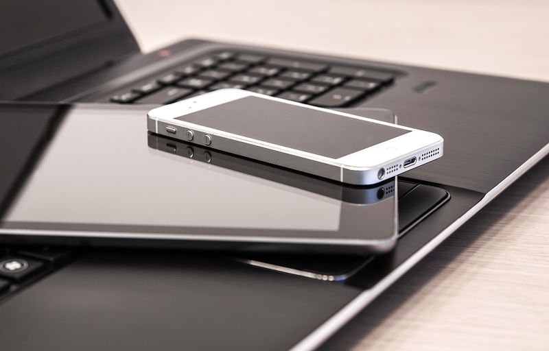 パソコン タブレット スマホとすべてのデバイスで同期される