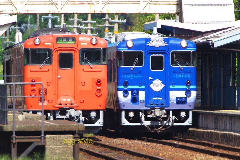 キハ47 浜坂行165Dと交換 同じ顔の列車だ