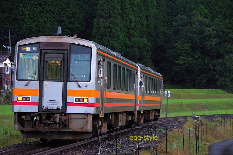 3672D 津山から智頭への快速キハ120　朝一番列車です